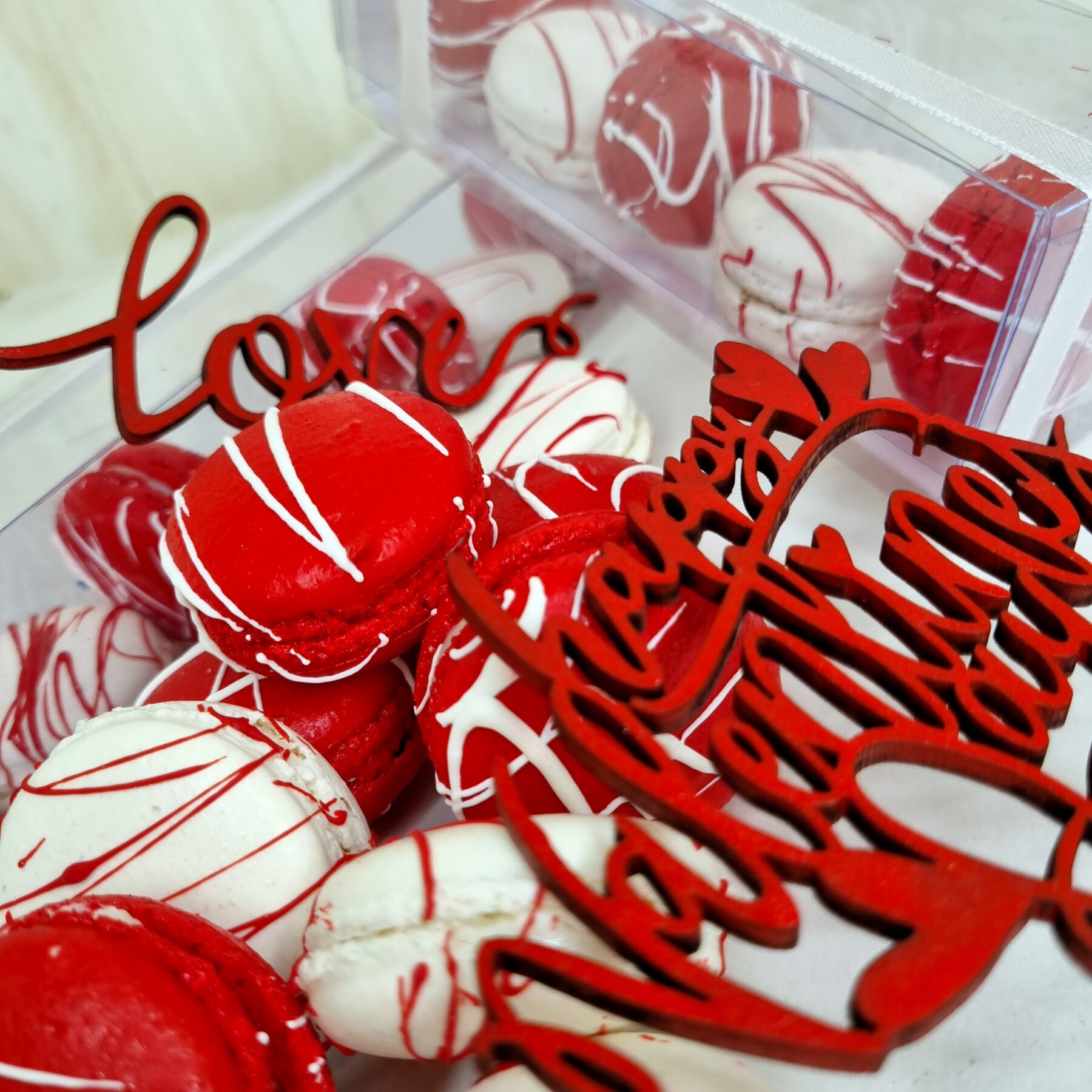 Red & White Macarons - Image 5