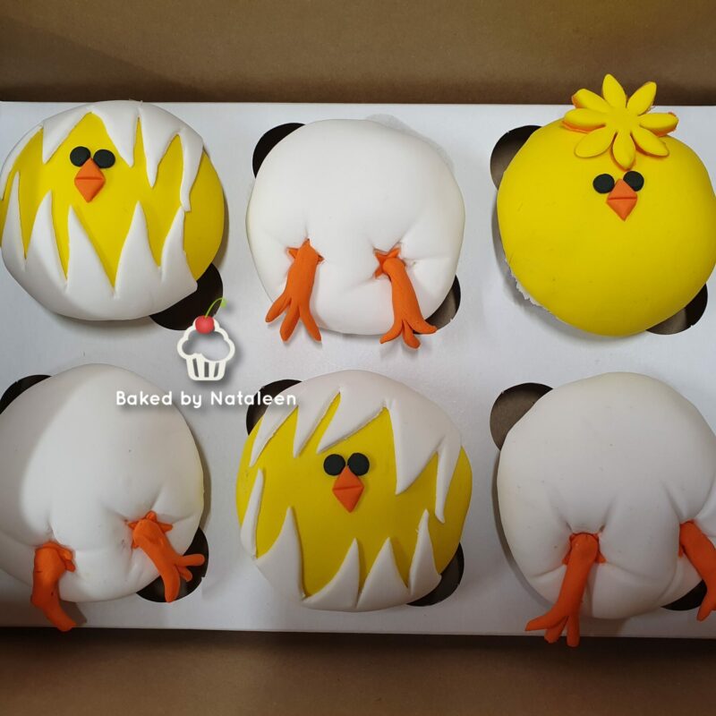 Chicken themed cupcakes