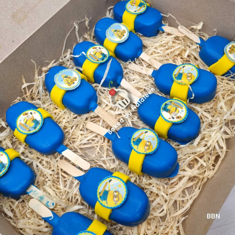 Delicious Minions Cakesicle