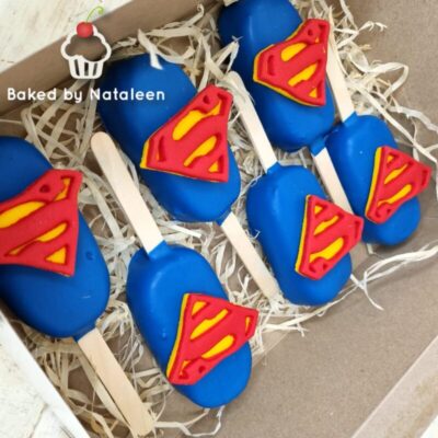 Superman Themed Cakesicles
