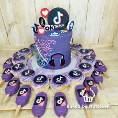 TikTok Themed Cupcakes