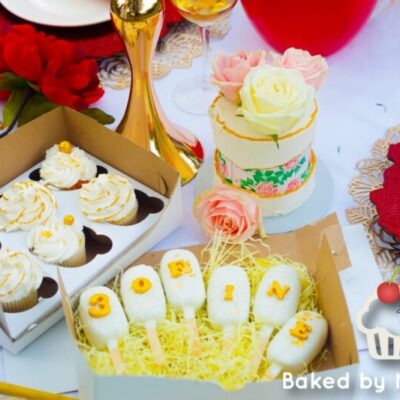 White Floral Cakesicles