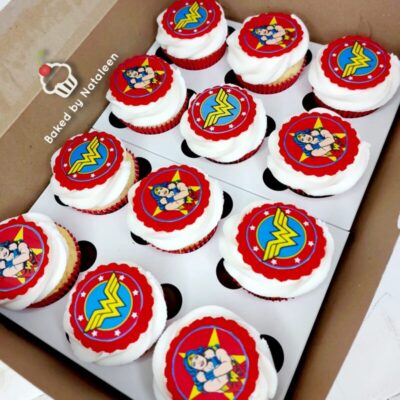 Wonderwoman Edible Print cupcakes