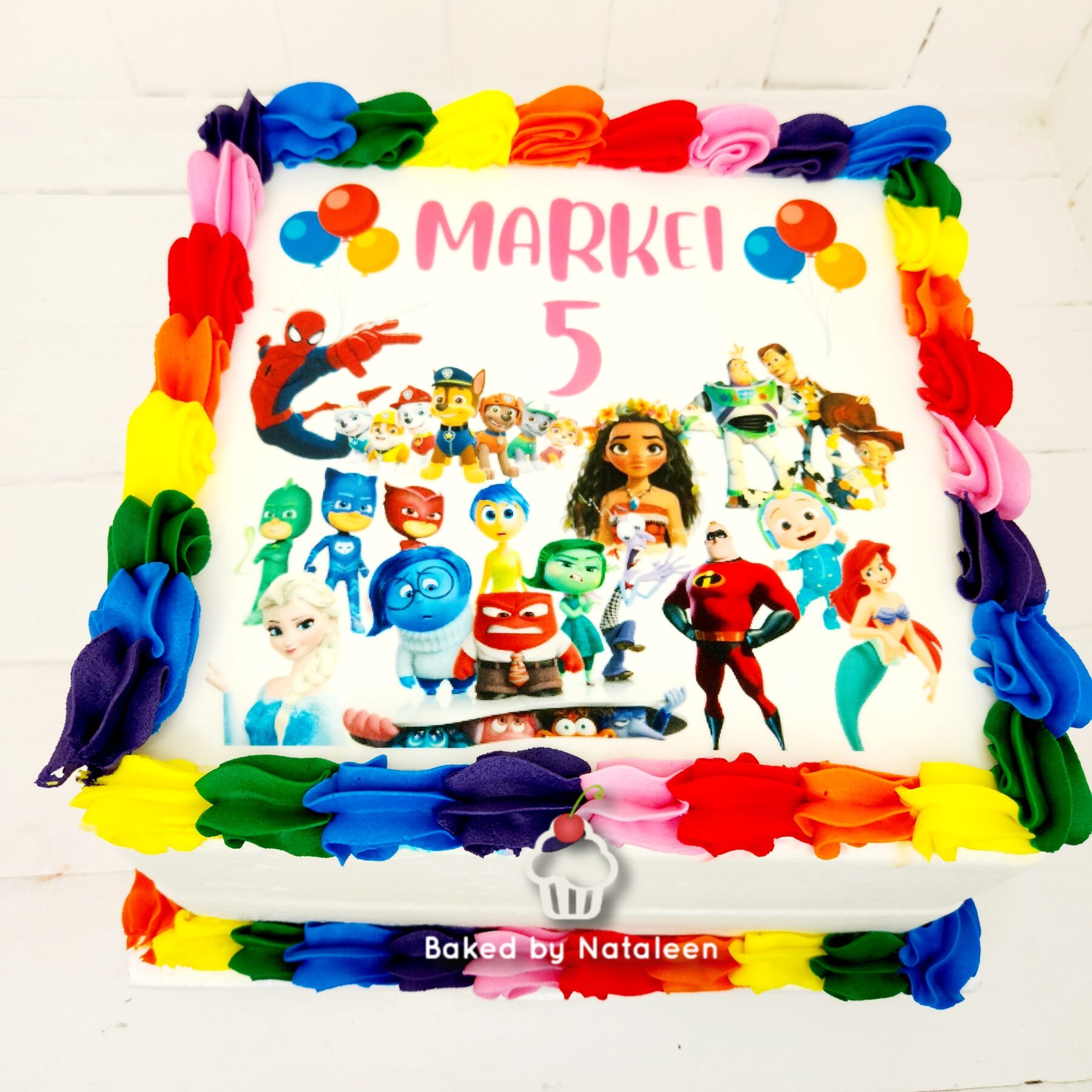 Character Wonderland Ice Cream Cake - Image 3