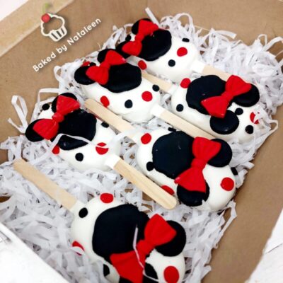 Minnie Mouse Polka Dot Cakesicles