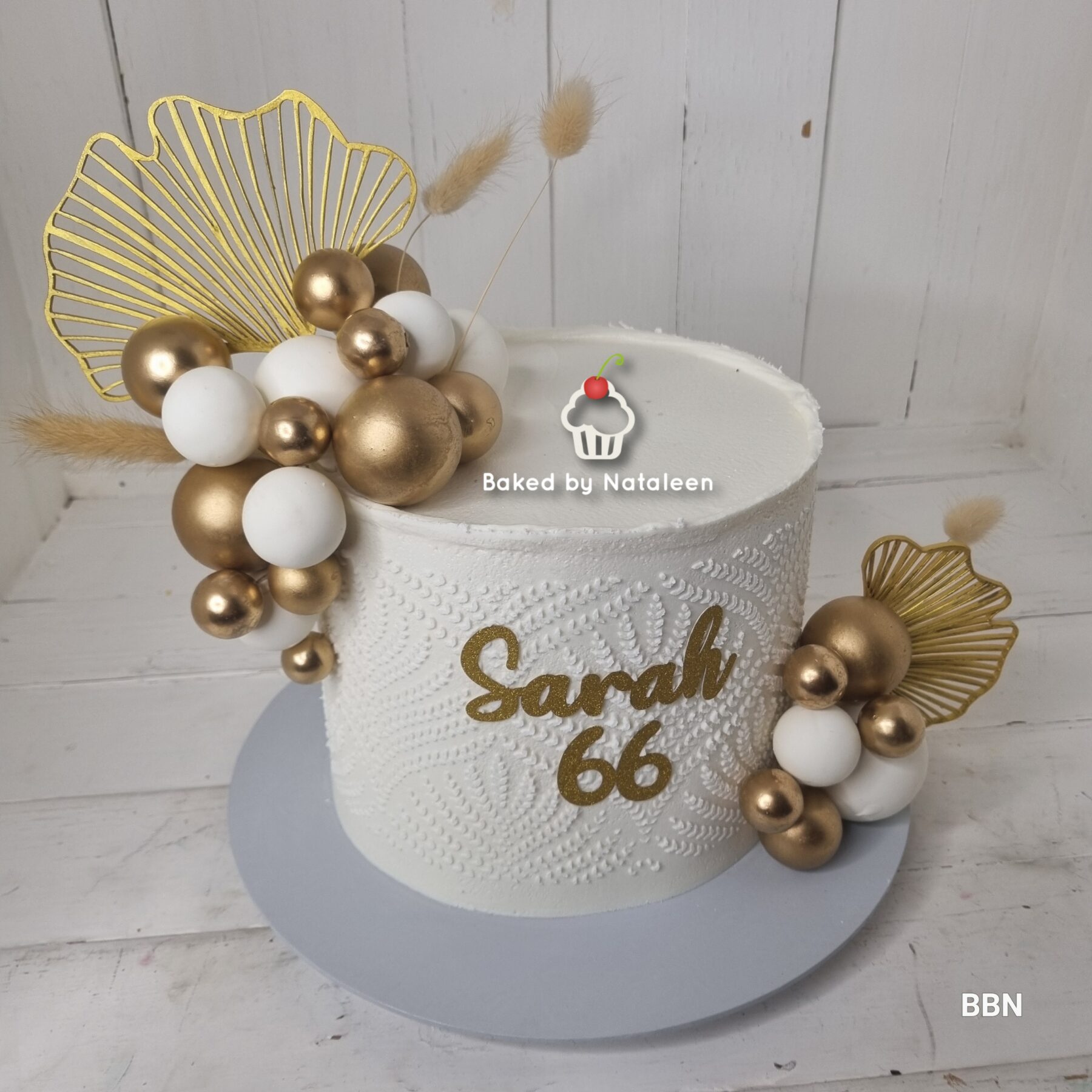 Trending Gold and White Birthday Cake - Image 4