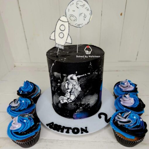 Astronaut 1st Birthday Cake and Cupcakes (1)