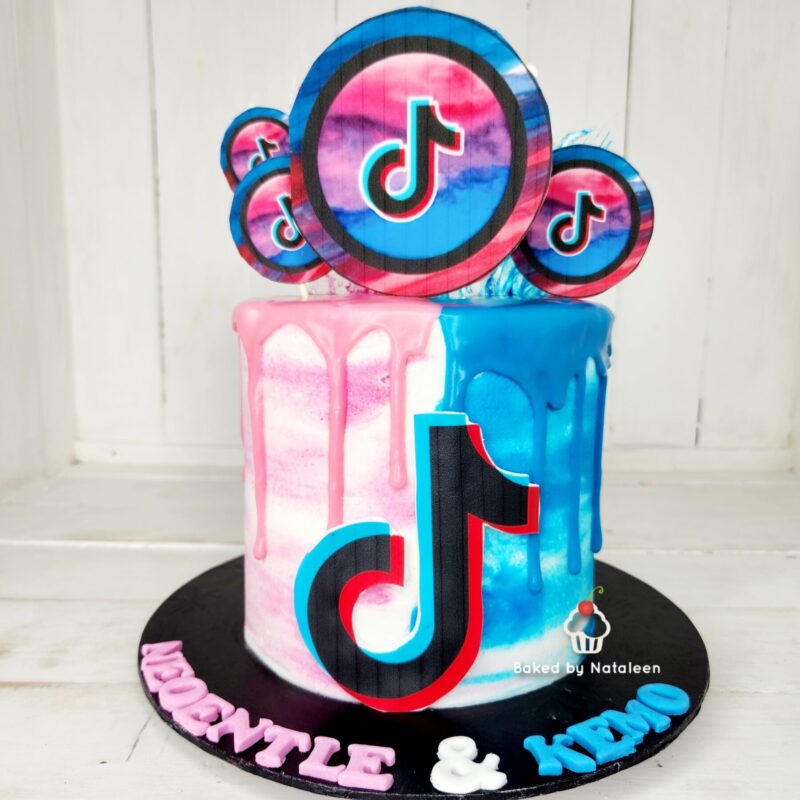 TikTok Blue and pink drip cake - Image 2