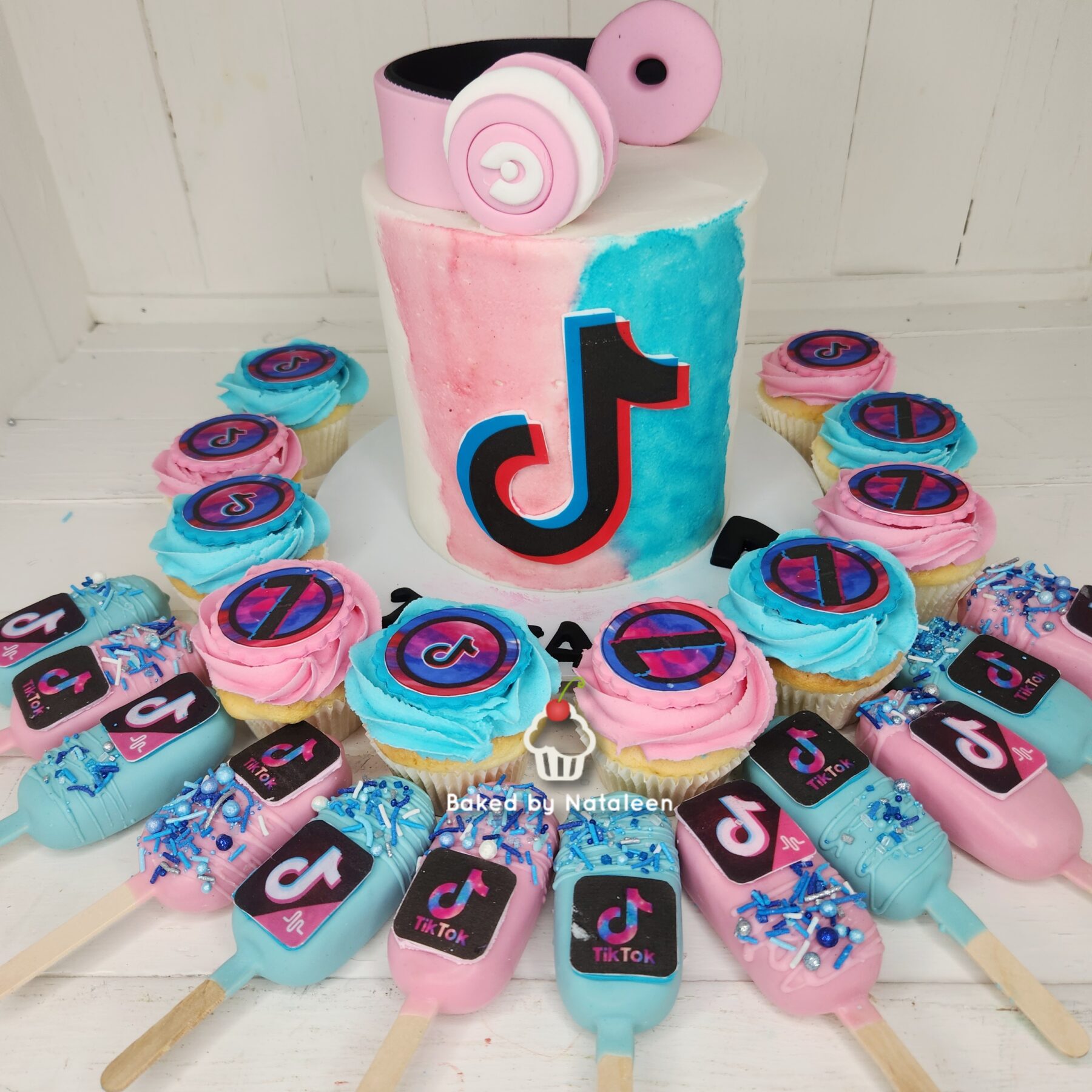 Pink And Blue TikTok Cake Combo - Image 2