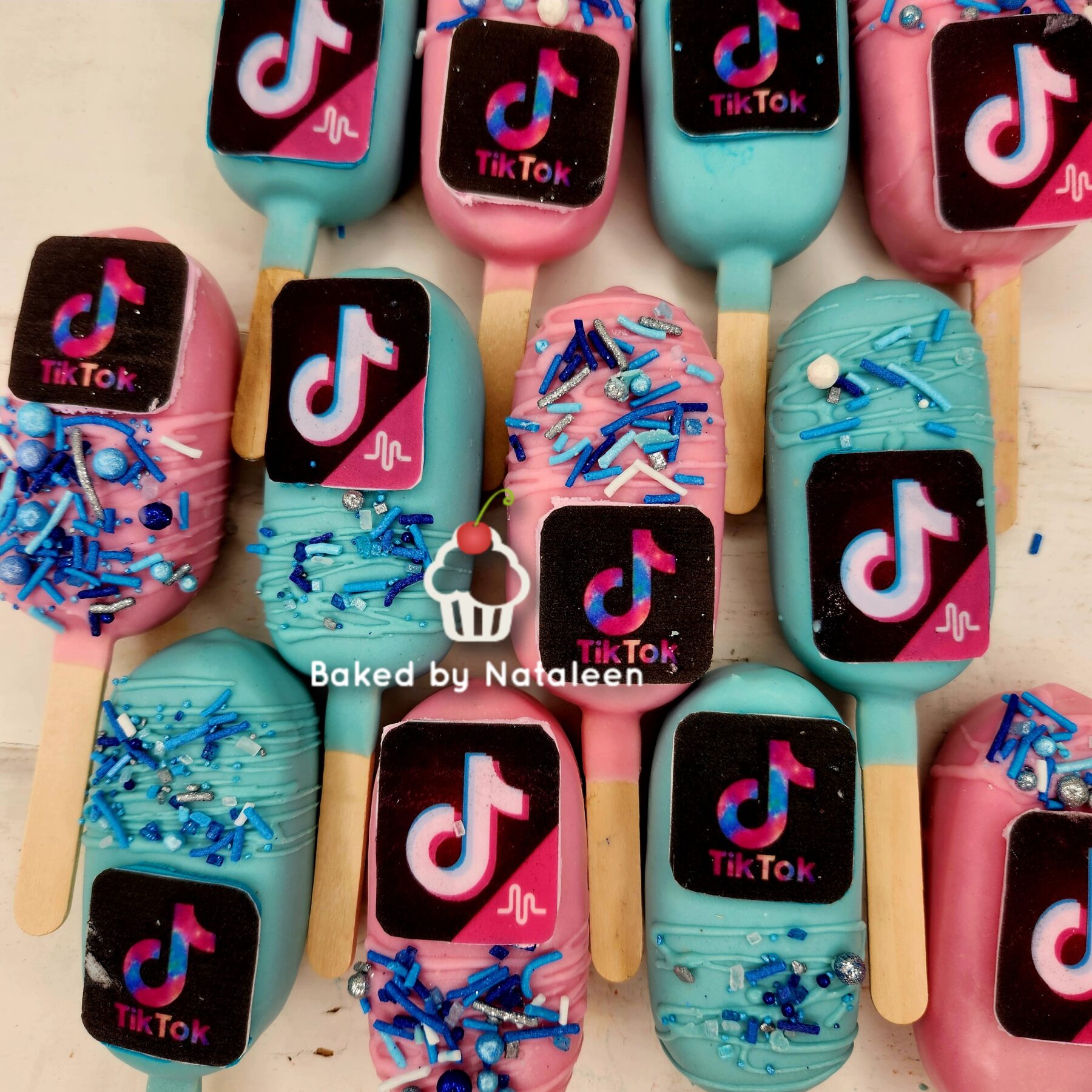 Pink And Blue TikTok Cakesicles - Image 2