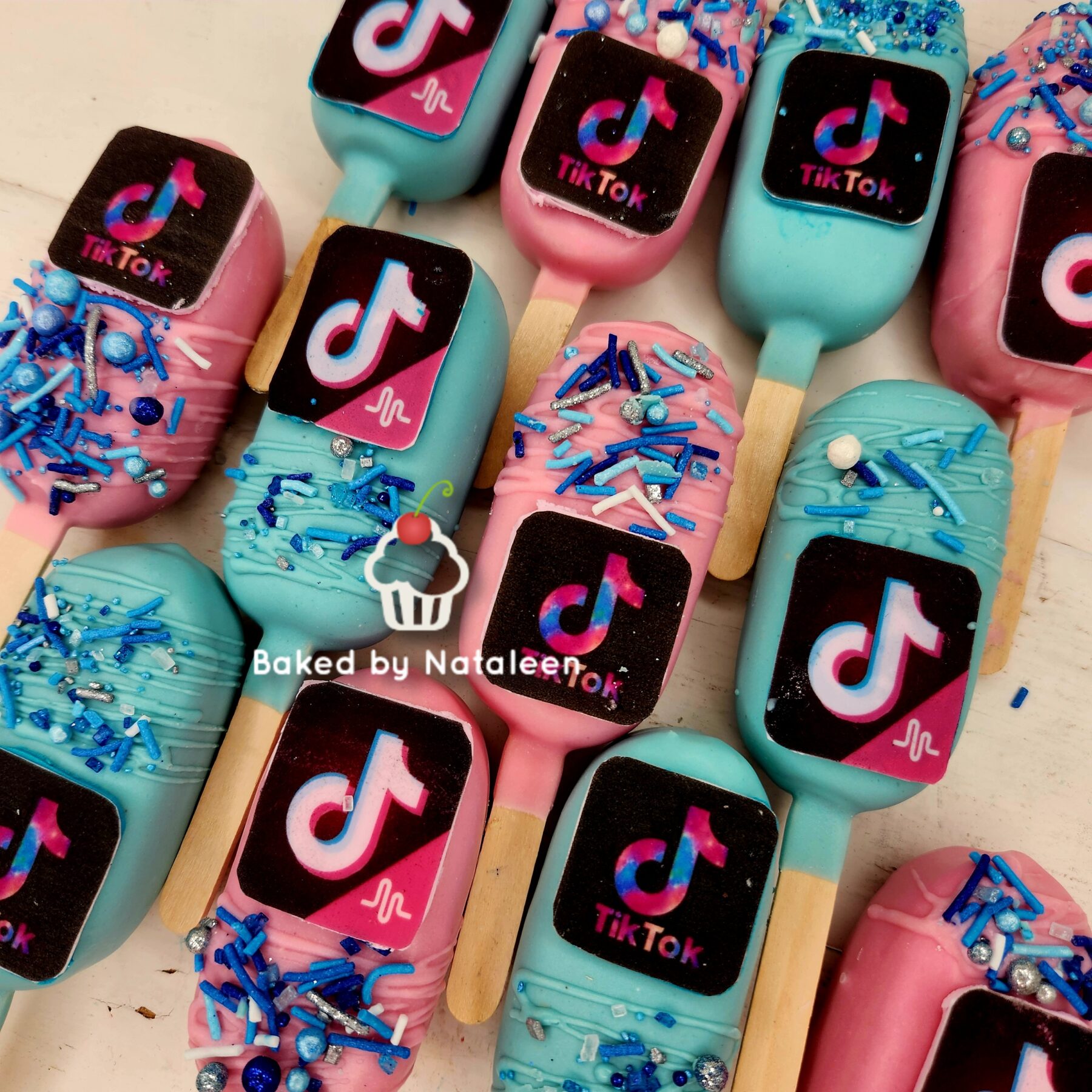 Pink And Blue TikTok Cakesicles - Image 3