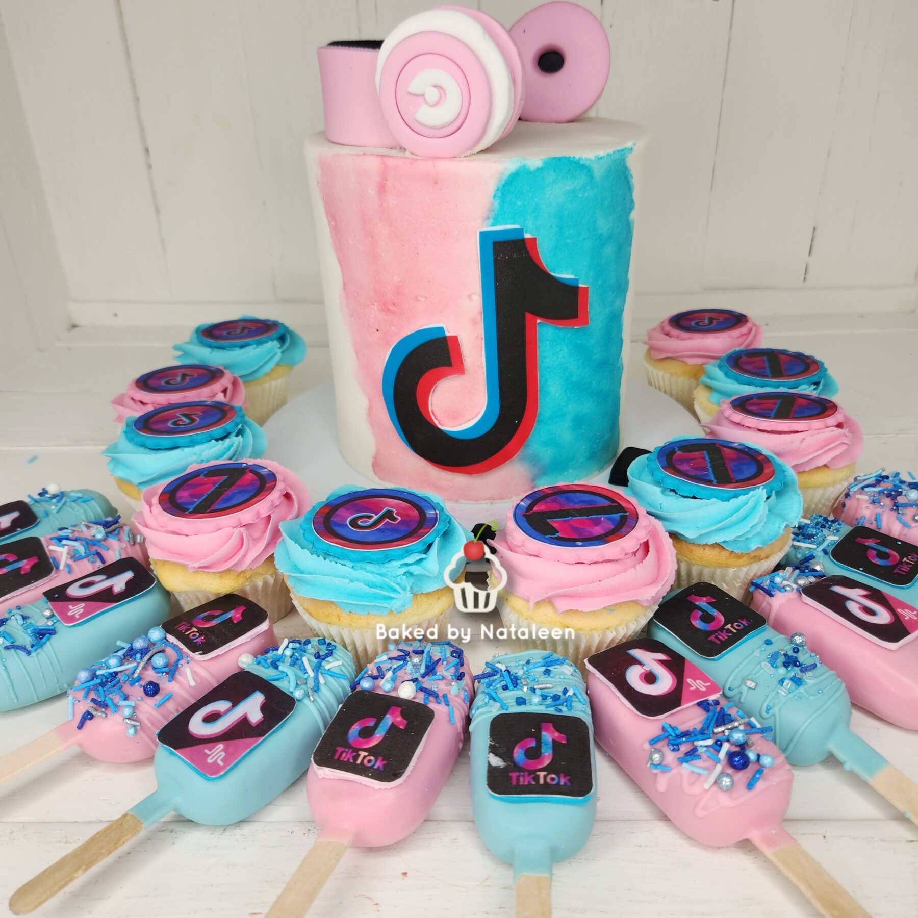 Pink And Blue TikTok Cake Combo - Image 3