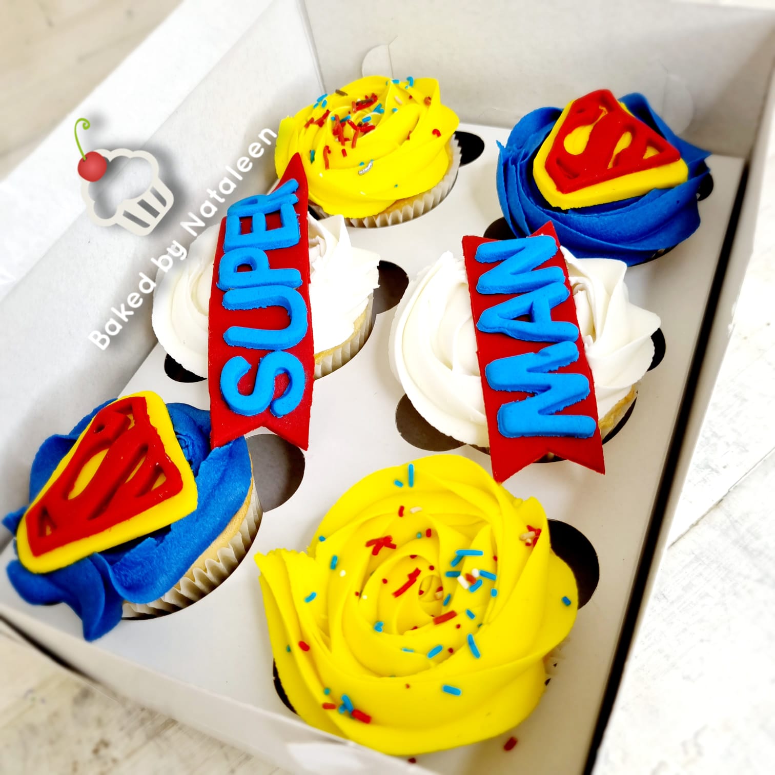 Superman Logo Cupcakes - Image 2
