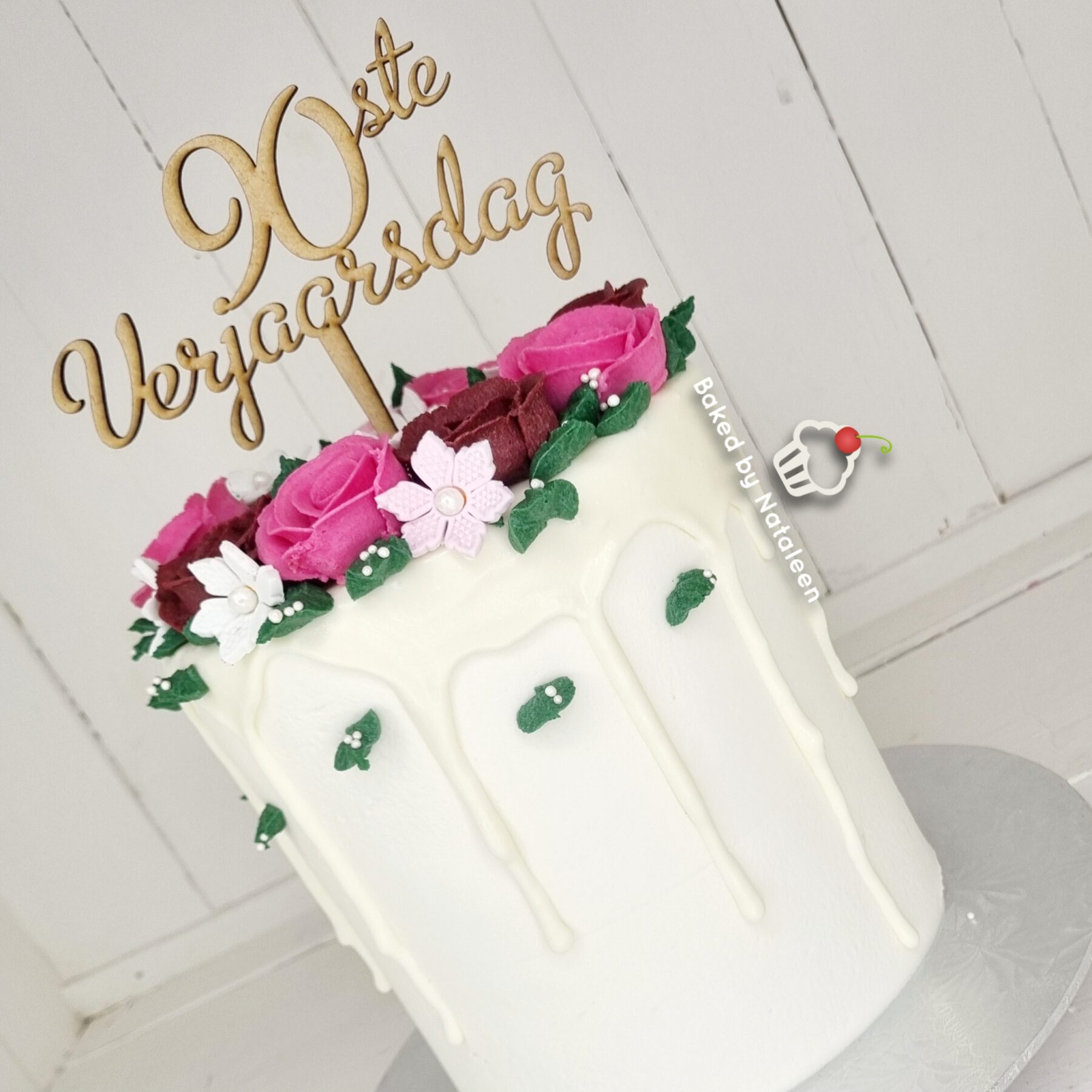 Green and Gold 90th Birthday Cake - Image 2