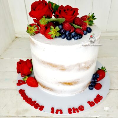Semi-naked Cake with Seasonal Fruit