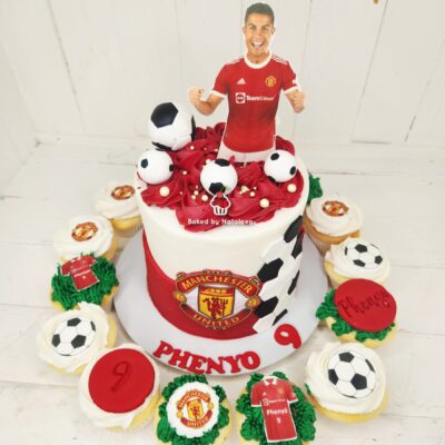 Manchester United Cake with Cupcakes